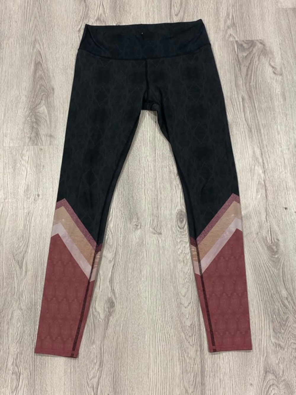 Alo Yoga Geometric Chevron Blocked Activewear Leggings Size S